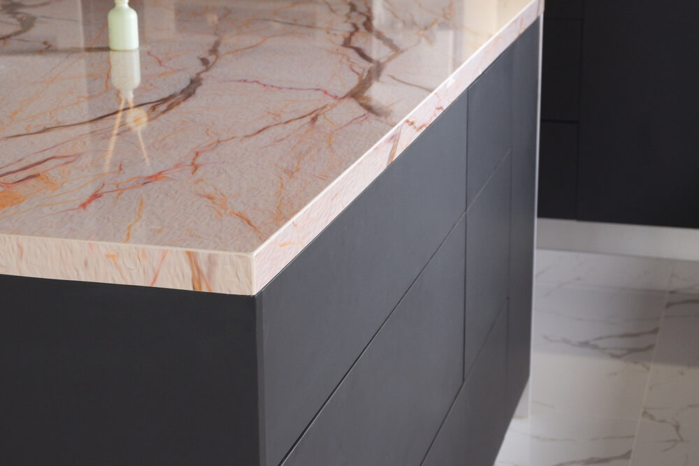 jakie-wykonczenia-kamienia-stosuje-sie-przy-blatach-kamiennych